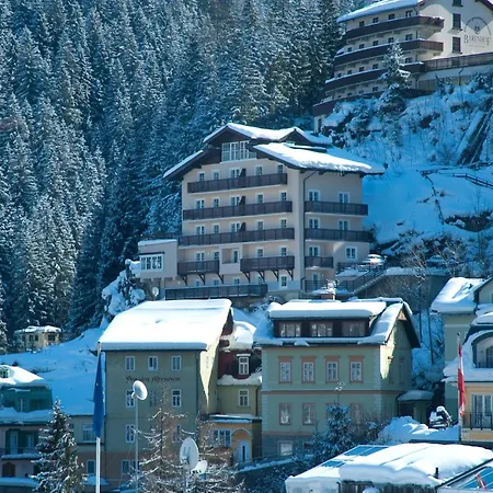 Apartment Lavish Nearby Tourist Attractions