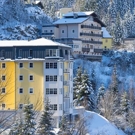 Lavish Nearby Tourist Attractions Apartment *